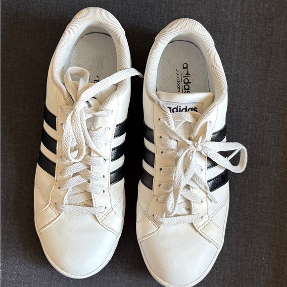 Adidas Women’s Classic White Leather Sneakers with Black Stripes Size 8 - Picture 6 of 9